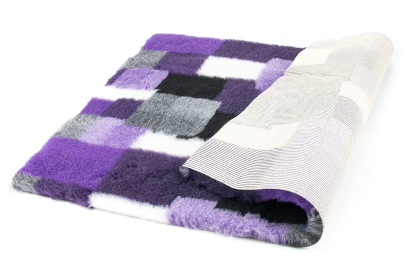 Zdjęcie Dry Bed Suche legowisko antypoślizgowe Gęstość A+ patchwork fioletowy 100 x 75 cm